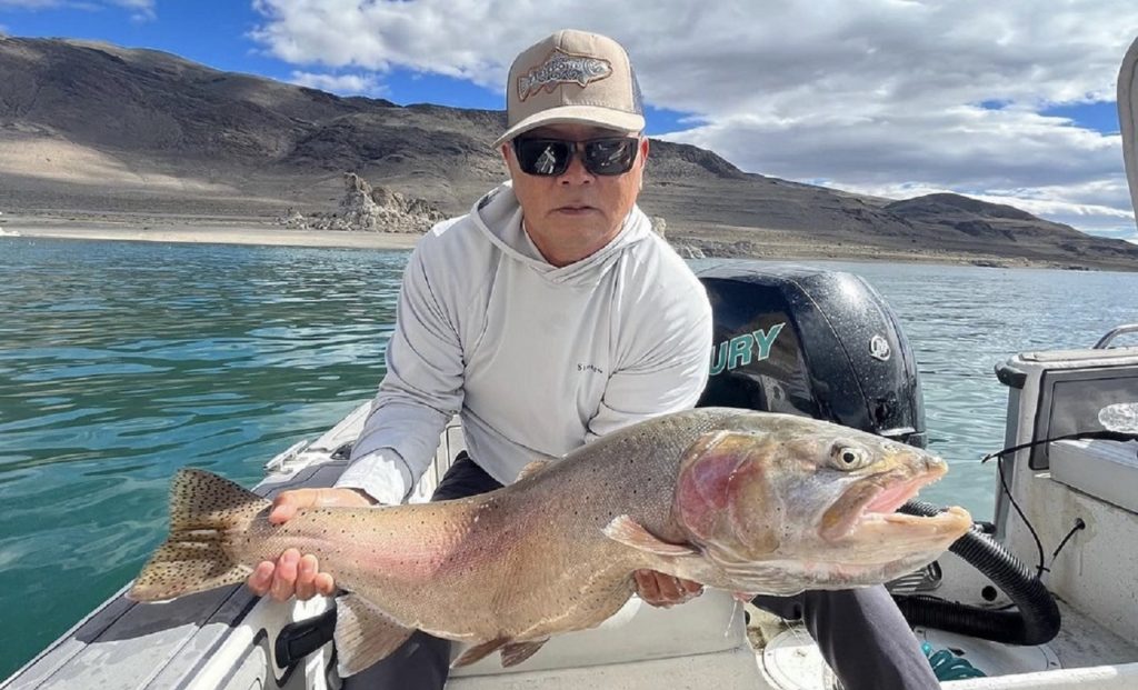 Pyramid Fly Lake Fishing guide - Giant Lahontan Cutthroat
