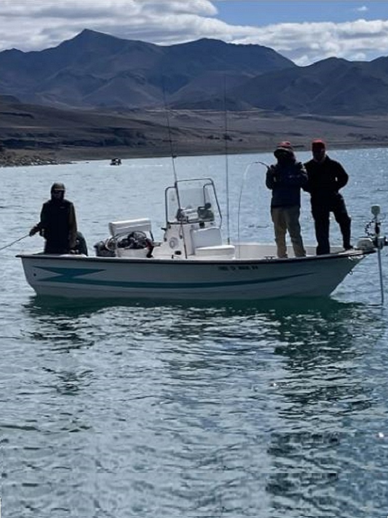 20 Foot Hydro Sport - Lacey's Guide Service Pyramid Lake